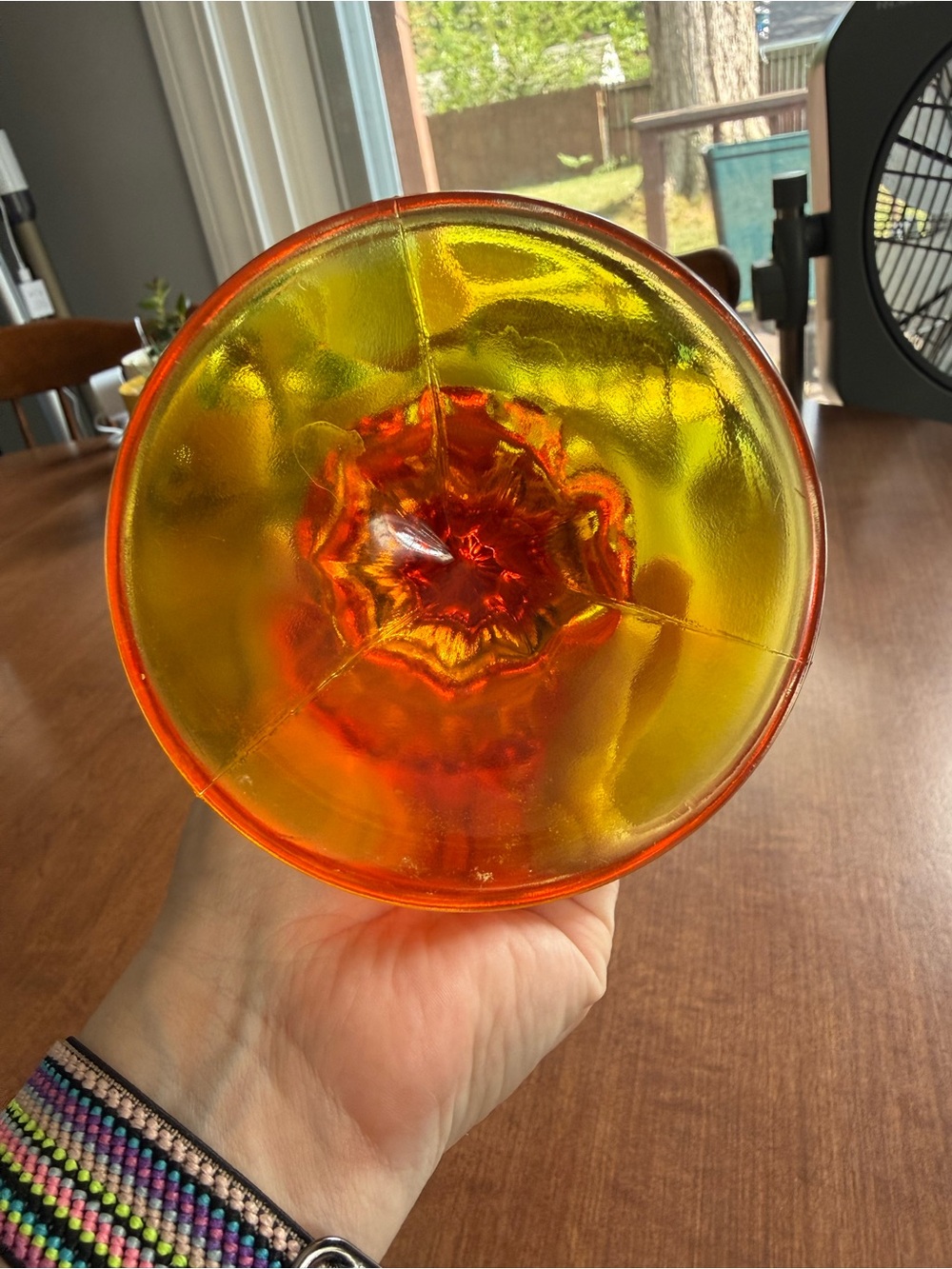 Vintage Fenton thumbprint handkerchief vase - Picture 8 of 11